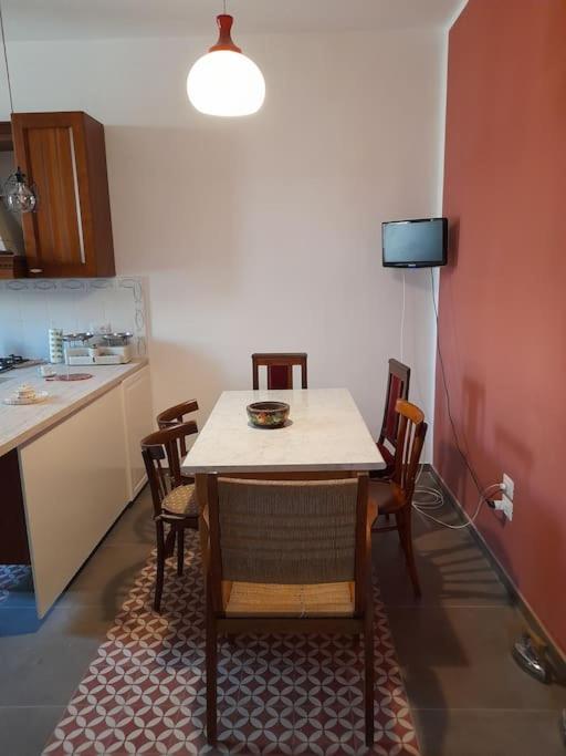 Casa Jole, Appartamento In Centro Bari Buitenkant foto