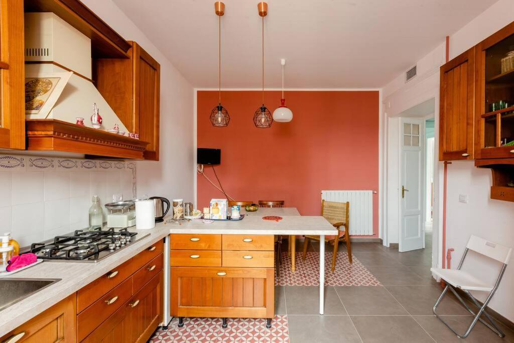 Casa Jole, Appartamento In Centro Bari Buitenkant foto