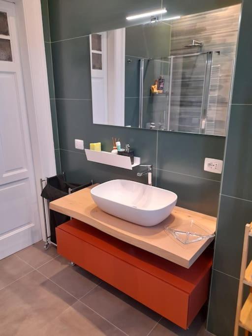 Casa Jole, Appartamento In Centro Bari Buitenkant foto